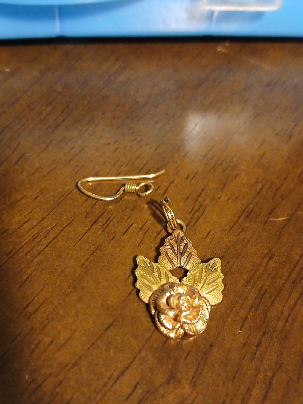 10k Gold Black Hills Pendant - Picture 5 of 7